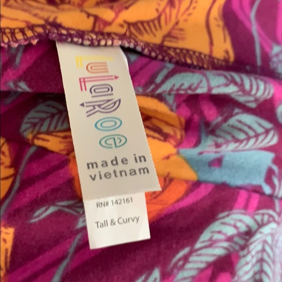 LuLaRoe Tall & Curvy Leggings - Picture 2 of 2